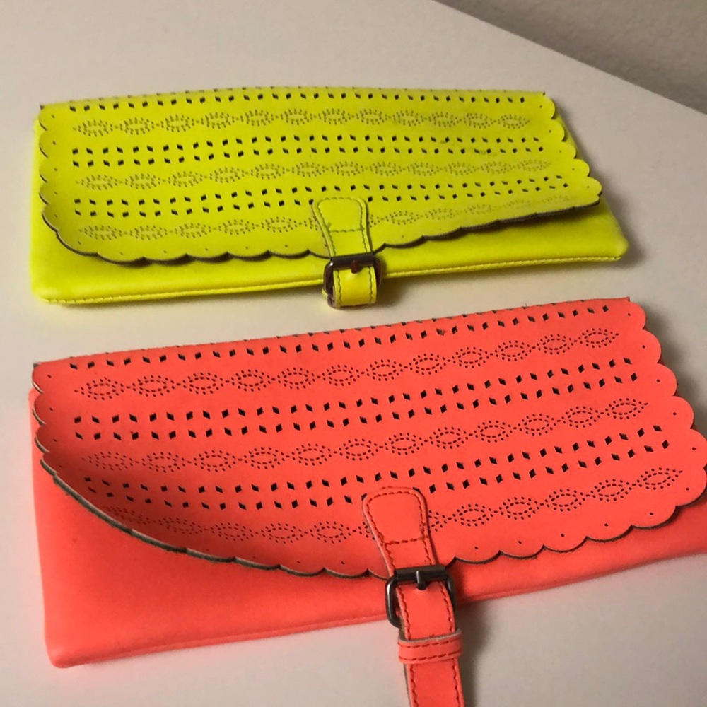 2 American eagle clutch